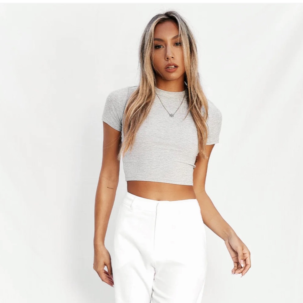 All things golden - THE LUXE RIB BABY CROP TEE - MID GREY - size small NWOT